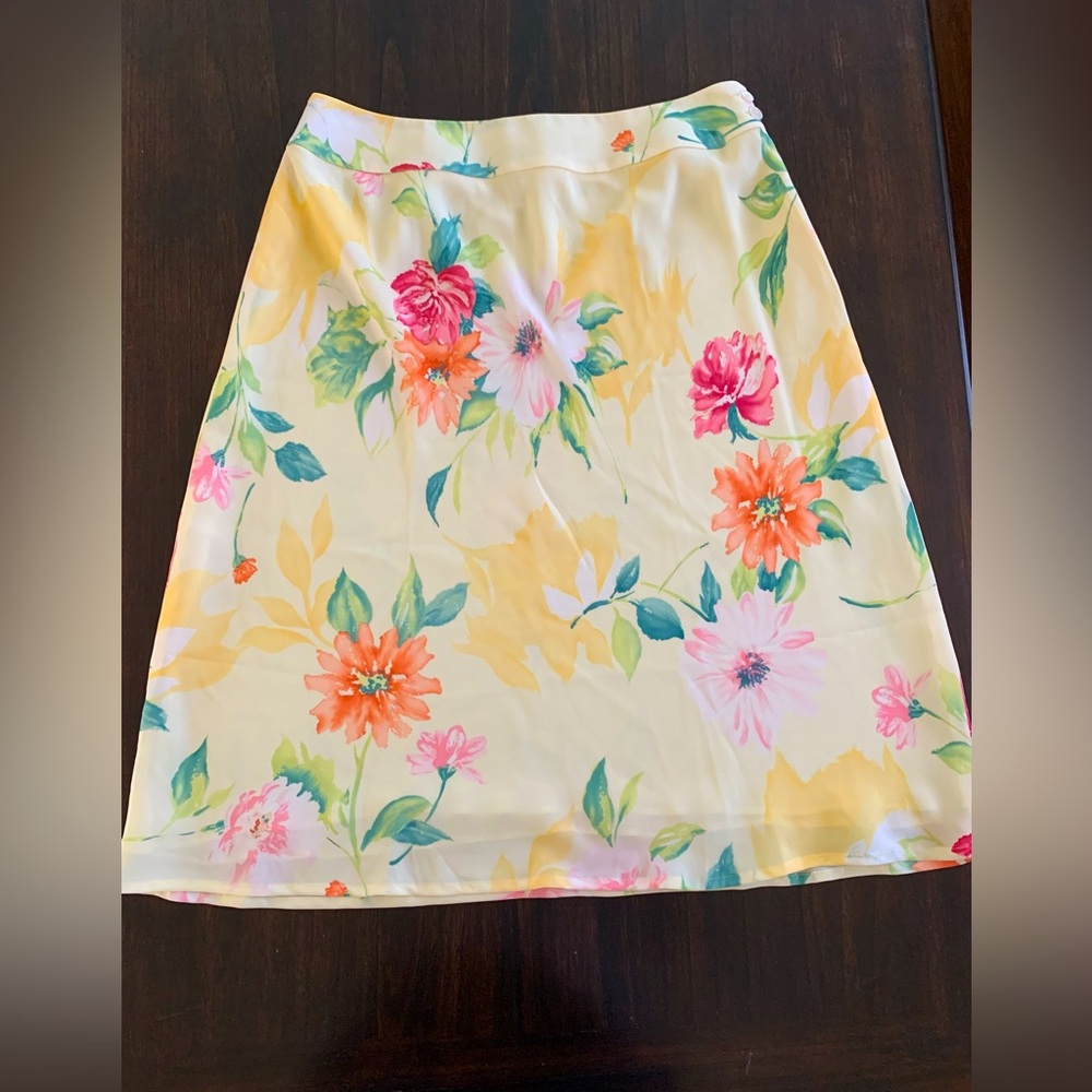 Talbots skirt, 100% silk, lining 100% polyester, size 8, EUC